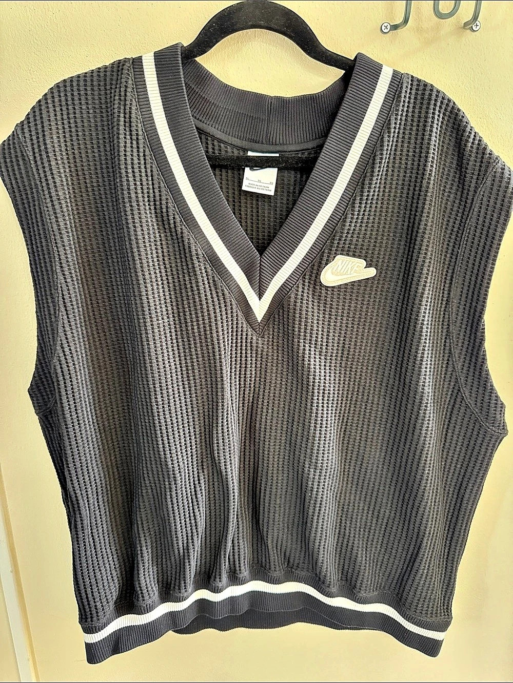 Nike Sportswear Waffle Knit Sweater Vest Black & White XL